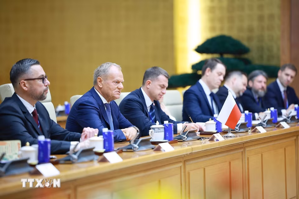 Thủ tướng Cộng hòa Ba Lan Donald Tusk phát biểu tại cuộc hội đàm. (Ảnh: Dương Giang/TTXVN)
