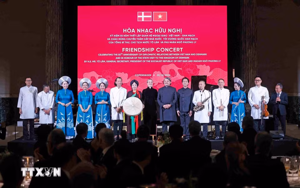Chương trình Hòa nhạc hữu nghị Kỷ niệm 55 năm thiết lập quan hệ ngoại giao Việt Nam-Đan Mạch (1971-2026). (Ảnh: Thống Nhất/TTXVN)
