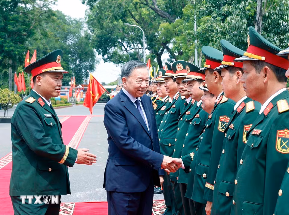 Tổng Bí thư, Chủ tịch nước Tô Lâm và các đại biểu. (Ảnh: Thống Nhất/TTXVN)