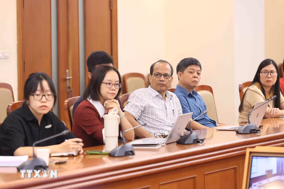 Các đại biểu tham dự tại buổi tọa đàm. (Ảnh: An Đăng/TTXVN)