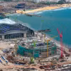 Thi công trên công trình Trung tâm Hội nghị phục vụ Hội nghị Cấp cao APEC 2027. (Ảnh: TTXVN phát)