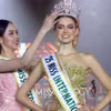  Hoa hậu Thanh Thủy trao lại vương miện cho người kế nhiệm cho tân Hoa hậu Catalina Duque (Colombia) tại Miss International 2025.