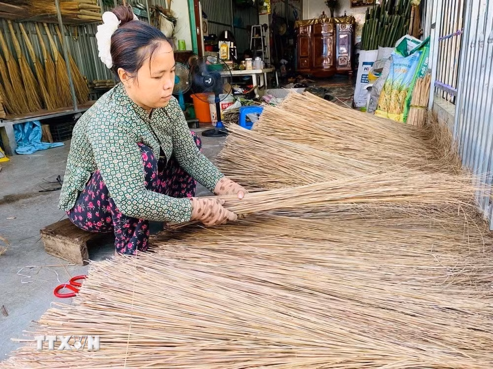 ttxvn-lang-nghe-choi.jpg