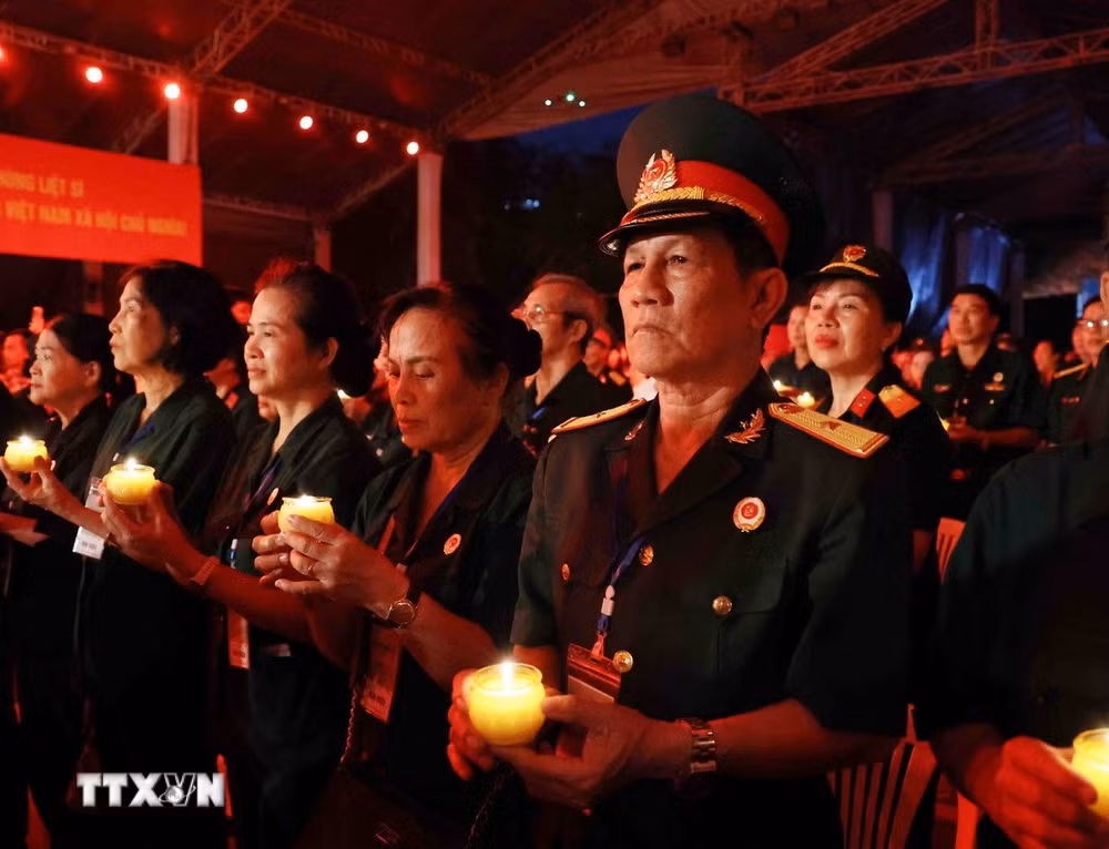 ttxvn_tuong-nho-lsy-9503.jpg