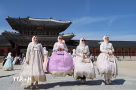 Khách du lịch tại Seoul, Hàn Quốc. (Ảnh: Yonhap/TTXVN)