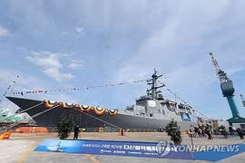 Lễ hạ thủy tàu khu trục Aegis mới trọng tải 8.200 tấn, mang tên ROKS Dasan Jeong Yakyong ngày 17/9/2025. (Nguồn: Yonhap)