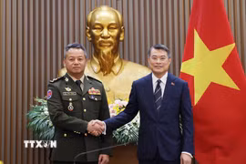 Thủ tướng Lê Minh Hưng tiếp Đại tướng Tea Seiha, Phó Thủ tướng, Bộ trưởng Bộ Quốc phòng Campuchia. (Ảnh: Lâm Khánh/TTXVN)