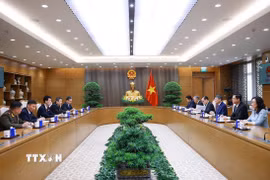Thủ tướng Lê Minh Hưng tiếp Đại sứ Triều Tiên Ri Sung Guk. (Ảnh: Dương Giang/TTXVN)