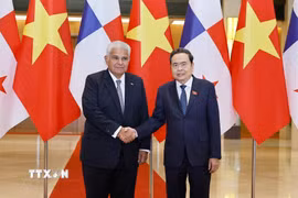 Chủ tịch Quốc hội Trần Thanh Mẫn hội kiến Tổng thống Panama José Raúl Mulino. (Ảnh: Doãn Tấn/TTXVN)