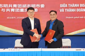 Lễ ký kết Biên bản ghi nhớ hợp tác giữa Thành Đoàn Thành phố Hồ Chí Minh với Thành Đoàn thành phố Trùng Khánh, Trung Quốc. (Ảnh: Trung Tuyến/TTXVN)