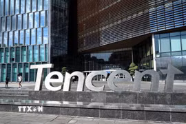 Biểu tượng công ty công nghệ Tencent tại trụ sở ở Thâm Quyến, tỉnh Quảng Đông, Trung Quốc. (Ảnh: AFP/TTXVN)