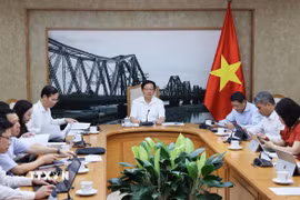 Phó Thủ tướng Hồ Quốc Dũng chủ trì họp về Nghị định hướng dẫn Luật Công nghệ cao (sửa đổi) và các văn bản cần ban hành của Bộ Khoa học và Công nghệ trong 6 tháng đầu năm 2026. (Ảnh: Lâm Khánh/TTXVN)