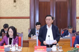 Ông Trần Cẩm Tú, Ủy viên Bộ Chính trị, Thường trực Ban Bí thư, Trưởng Tiểu ban, phát biểu chỉ đạo cuộc họp Tiểu ban Tổ chức phục vụ Đại hội XIV của Đảng. (Ảnh: Phương Hoa/TTXVN)