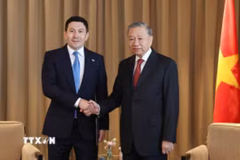 Tổng Bí thư Tô Lâm tiếp Tổng Giám đốc Quỹ đầu tư Quốc gia Kazakhstan Samruk - Kazyna Nurlan Zhakupov. (Ảnh: Thống Nhất/TTXVN)