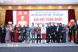 Ban Chấp hành Hội hữu nghị Việt Nam-Tây Ban Nha nhiệm kỳ 2026-2031 ra mắt Đại hội. (Ảnh: An Đăng/TTXVN)