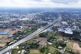 Hơn 18km cao tốc Bến Lức-Long Thành được đưa vào khai thác từ 28/4/2025. (Ảnh: Hồng Đạt/TTXVN)