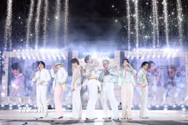 Nhóm nhạc BTS biểu diễn tại Seoul, Hàn Quốc, ngày 14/3/2022. (Ảnh: Yonhap/TTXVN)