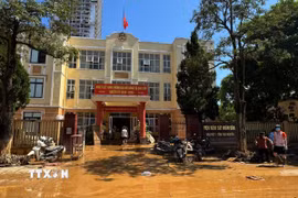 Nước rút trên đường Hùng Vương, phường Phan Đình Phùng, tỉnh Thái Nguyên. (Ảnh: Hoàng Nguyên/TTXVN)