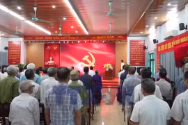 Một huy hiệu - một ký ức - một cuộc đời