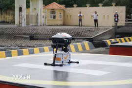 Tuyến bưu chính không người lái xuyên biển đầu tiên tại Thành phố Hồ Chí Minh. (Ảnh: Thu Hoài/TTXVN)