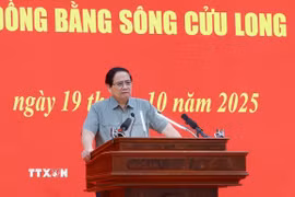 Thủ tướng Phạm Minh Chính chủ trì Hội nghị về về tình hình triển khai các dự án đường cao tốc khu vực Đồng bằng sông Cửu Long. (Ảnh: Dương Giang/TTXVN)