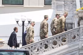 Các phái đoàn tới Cung điện Ciragan ở Istanbul, Thổ Nhĩ Kỳ để tham gia vòng đàm phán thứ hai giữa Nga và Ukraine ngày 2/6. (Ảnh: AA/TTXVN)