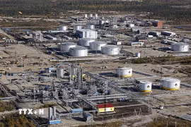 Nhà máy lọc dầu của công ty Rosneft ở thị trấn Gubkinsky, phía Tây Siberia, Nga. (Ảnh: AFP/TTXVN)