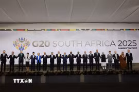 Các nhà lãnh đạo chụp ảnh chung tại Hội nghị thượng đỉnh G20 ở Johannesburg, Nam Phi. (Ảnh: Anadolu Agency/TTXVN)