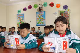 Một tiết học về Nguyễn Du và "Truyện Kiều" tại trường Tiểu học Tiên Điền, xã Tiên Điền, tỉnh Hà Tĩnh. (Ảnh: Hoàng Ngà/TTXVN)