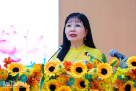 Chủ tịch HĐND tỉnh An Giang Trần Thị Thanh Hương phát biểu nhận nhiệm vụ. (Nguồn: Báo An Giang)