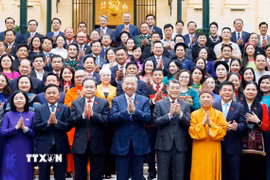 Tổng Bí thư, Chủ tịch nước Tô Lâm và lãnh đạo Đảng, Nhà nước với các đại biểu. (Ảnh: Thống Nhất/TTXVN)