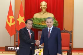 Tổng Bí thư, Chủ tịch nước Tô Lâm tiếp đồng chí Vanhxay Phongsavanh, Ủy viên Bộ Chính trị, Bí thư Trung ương Đảng, Chủ nhiệm Ban Kiểm tra Trung ương, Tổng Thanh tra Nhà nước, Trưởng Ban Phòng chống tham nhũng Trung ương Lào. (Ảnh: Thống Nhất/TTXVN)