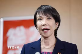 Chủ tịch đảng Dân chủ Tự do (LDP) Sanae Takaichi phát biểu với báo giới tại Tokyo, Nhật Bản, ngày 10/10. (Ảnh: Kyodo/TTXVN)