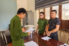 Nguyễn Văn Hùng tại cơ quan công an. (Ảnh: Công an cung cấp)