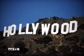Bảng hiệu HOLLYWOOD ở Los Angeles, Mỹ. (Ảnh: AFP/TTXVN)