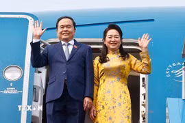 Lễ tiễn Chủ tịch Quốc hội Trần Thanh Mẫn và Phu nhân tại Sân bay Quốc tế Nội Bài, Hà Nội. (Ảnh: Doãn Tấn/TTXVN)
