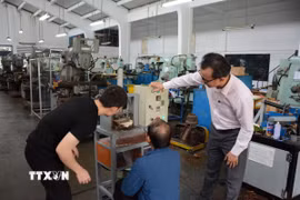 Đào tạo theo hướng “may đo” với nhu cầu của doanh nghiệp đang được không ít cơ sở giáo dục nghề nghiệp trên địa bàn Hà Nội chủ động triển khai. (Ảnh minh họa: Văn Dũng/TTXVN)