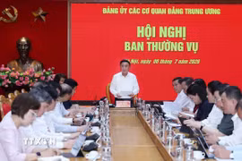 Đồng chí Trần Cẩm Tú, Ủy viên Bộ Chính trị, Thường trực Ban Bí thư, Bí thư Đảng ủy các cơ quan Đảng Trung ương, chủ trì hội nghị. (Ảnh: Phương Hoa/TTXVN)