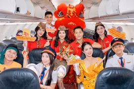 Trên độ cao 10.000m, phi hành đoàn Vietjet đã tỉ mỉ chuẩn bị lễ hội Trung thu ngập tràn sắc màu và niềm vui.