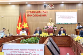 Phó Thủ tướng Thường trực Chính phủ Nguyễn Hòa Bình làm việc với lãnh đạo tỉnh Quảng Ngãi, Bộ Công Thương và các cơ quan hữu quan về tình hình thực hiện Đề án Trung tâm lọc hóa dầu và năng lượng quốc gia tại Khu kinh tế Dung Quất. (Nguồn: Báo Chính phủ)