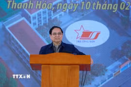 Thủ tướng Phạm Minh Chính phát biểu tại Lễ khởi công dự án Trường tiểu học Cẩm Thạch, Thanh Hóa. (Ảnh: Dương Giang/TTXVN)