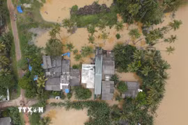 Cảnh ngập lụt sau những trận mưa lớn tại Kelaniya, Sri Lanka. (Ảnh: THX/TTXVN)