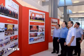 Phó Thủ tướng Mai Văn Chính kiểm tra công tác chuẩn bị triển lãm ảnh tại Đại hội đại biểu Đảng bộ Chính phủ lần thứ nhất, nhiệm kỳ 2025-2030. (Ảnh: Tuấn Anh/TTXVN)