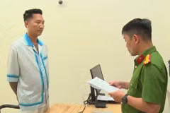 Bị cáo buộc dùng chiêu “biết trước xổ số” để lừa tiền, Huấn “Hoa Hồng” khai gì?