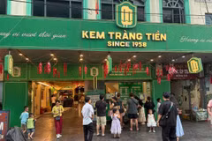 Nhiều thực khách tiếc nuối khi Kem Tràng Tiền dừng bán tại số 35 Tràng Tiền