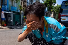 Nam Bộ nóng như “chảo lửa” với nhiệt độ cảm nhận vượt ngưỡng 40 độ