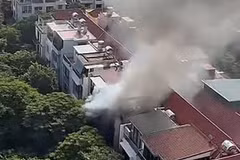 Cháy lớn tại khu nhà liền kề ở Khu đô thị mới Phùng Khoang, Hà Nội 