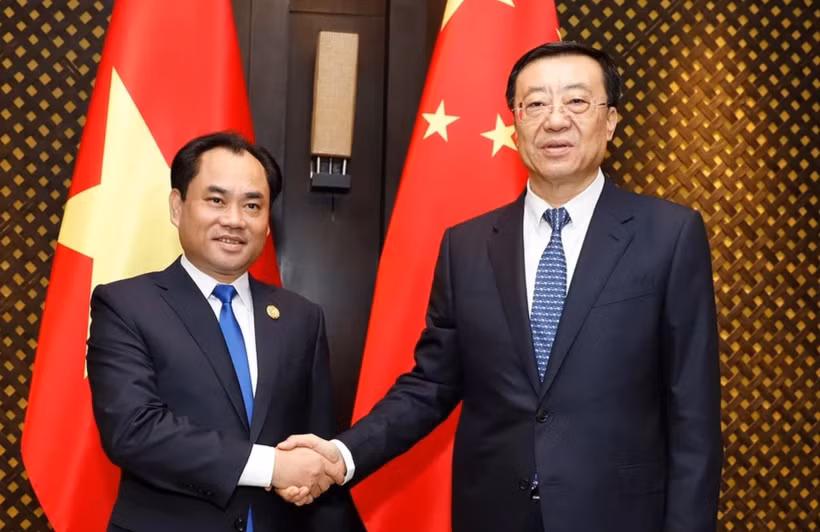 Bộ trưởng Bộ Nông nghiệp và Môi trường Việt Nam Trịnh Việt Hùng có cuộc gặp song phương với Bộ trưởng Bộ Nông nghiệp và Các vấn đề Nông thôn Trung Quốc Trương Trụ. (Nguồn: Bộ Nông nghiệp và Môi trường)