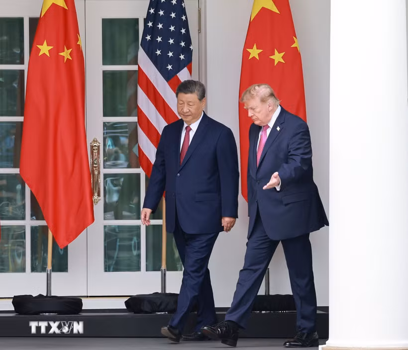 Tổng thống Mỹ Donald Trump (phải) đón Chủ tịch Trung Quốc Tập Cận Bình tại Nhà Trắng ở Washington, D.C., ngày 24/9/2026. (Ảnh: THX/TTXVN phát)