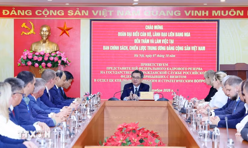 Trưởng Ban Chính sách, Chiến lược Trung ương Nguyễn Thanh Nghị phát biểu tại buổi làm việc với Đoàn đại biểu cán bộ, lãnh đạo Liên bang Nga. (Ảnh: Phương Hoa/TTXVN)